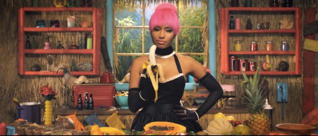 nicki-right-before-she-cuts-off-your-banana